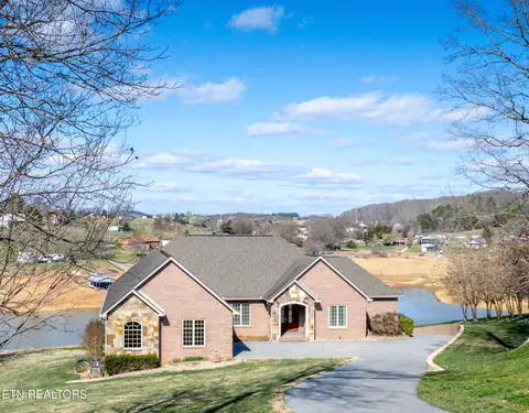 1152 Lake Ridge Dr, Dandridge, TN 37725