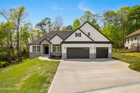 124 Nunyu Tr, Vonore, TN 37885
