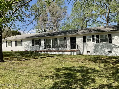 4433 Crestfield Rd, Knoxville, TN 37921