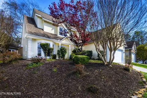 8604 W Cypress Lake Dr, Knoxville, TN 37923