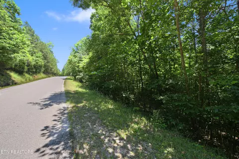 Windsor Lane, Jacksboro, TN 37757