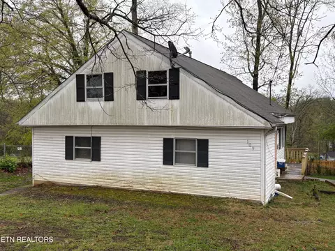 109 Niagara Ln, Oak Ridge, TN 37830