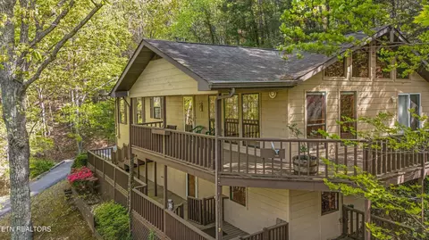 1930 Pamela Cir, Sevierville, TN 37862