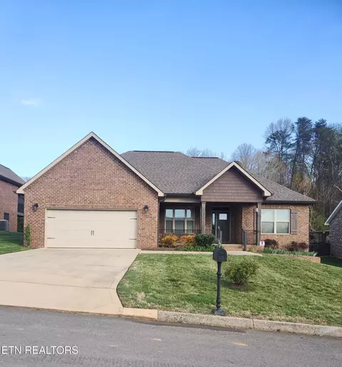 665 Carrington Blvd, Lenoir City, TN 37771