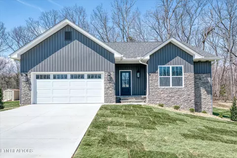 527 Lakeview Dr, Crossville, TN 38558