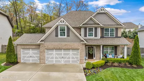 9966 Hummingbird Ln, Knoxville, TN 37923