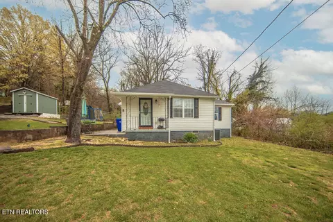 613 Short St, Harriman, TN 37748