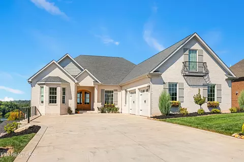 195 Hummingbird Dr, Vonore, TN 37885