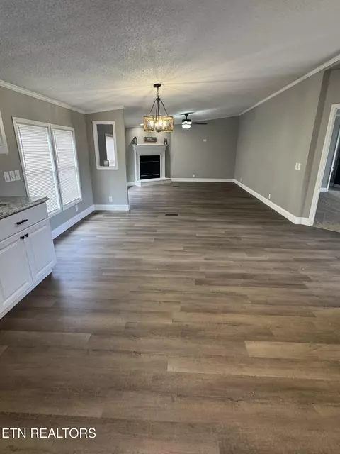 172 Alexander Crossings Dr, Church Hill, TN 37642