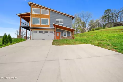 2830 Kentwood Dr, Kodak, TN 37764