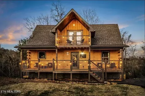 2108 Eagle Feather Dr, Sevierville, TN 37876