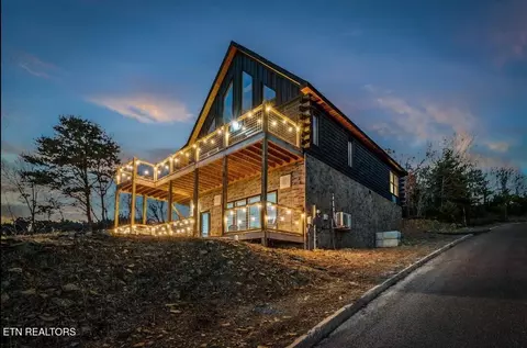 2296 Wingspan Dr, Sevierville, TN 37876