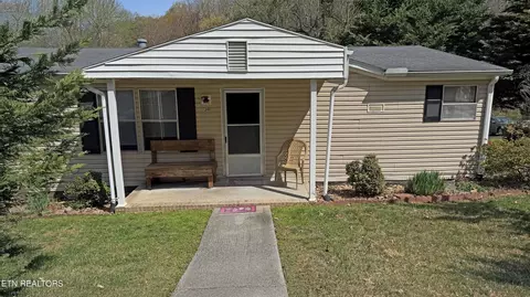 340 S Carter School Rd, Strawberry Plains, TN 37871