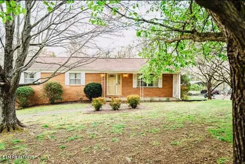 128 Westwood Drive Dr, Clinton, TN 37716