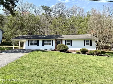 6704 Bay Circle Dr, Knoxville, TN 37918