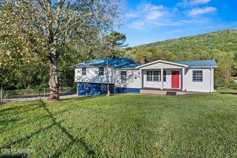 147 Justice Rd, Oliver Springs, TN 37840