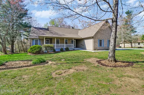 222 Pomeroy Dr, Crossville, TN 38558