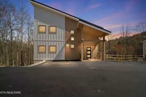 1928 Pine Ct, Sevierville, TN 37876