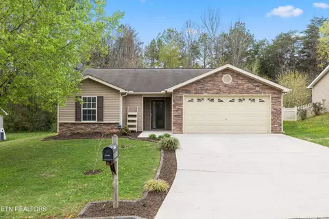 7626 Stonewood Creek Dr, Corryton, TN 37721