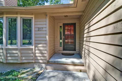 207 Overlook Ln, Crossville, TN 38558