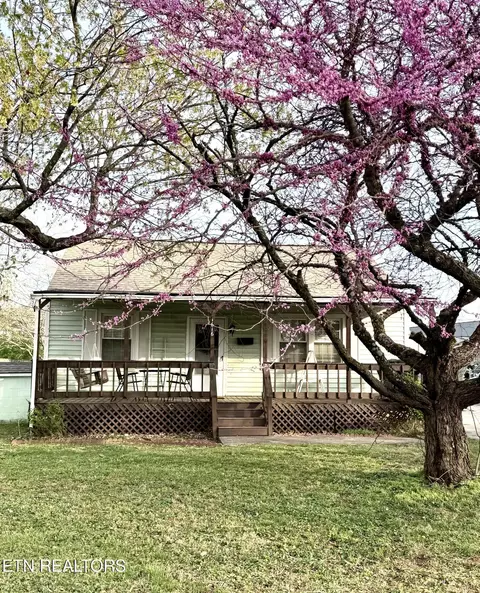 1616 Madison Ave, Maryville, TN 37804