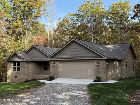 10 T Place Pl, Monterey, TN 38574
