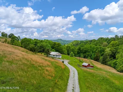869 Poplar Grove Rd, Harrogate, TN 37752