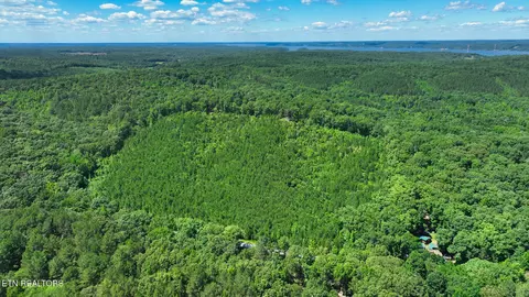 Stockdale Circle, Big Sandy, TN 38221
