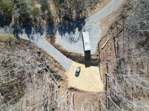 1544 Topaz Ln, Dandridge, TN 37725