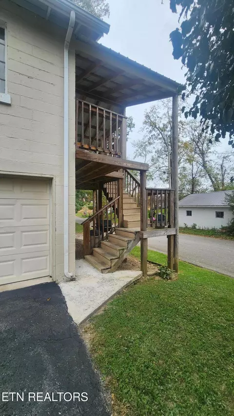 Exterior - 205 N N Main St, Oneida, TN 37841 photo 6 of 12