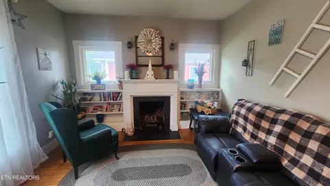 Living - 205 N N Main St, Oneida, TN 37841 photo 1 of 1