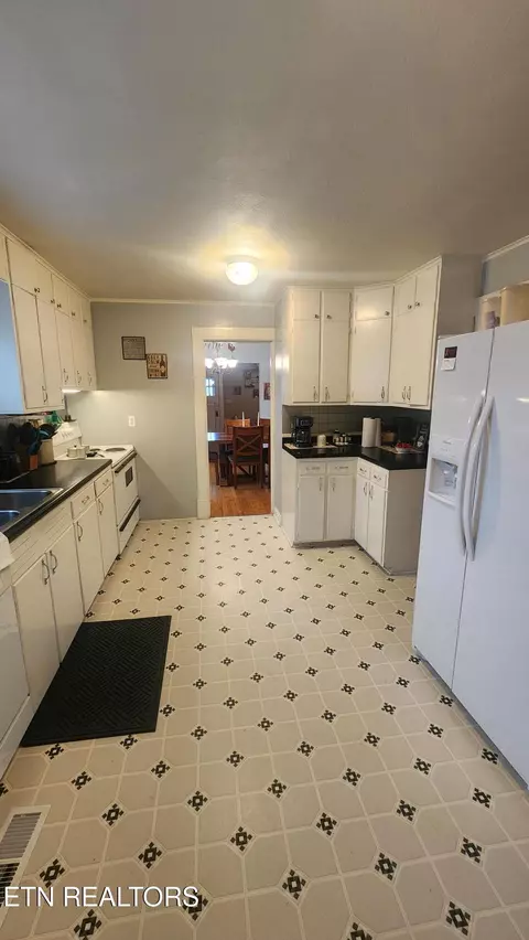 Kitchen - 205 N N Main St, Oneida, TN 37841 photo 2 of 2