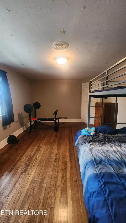 Bedroom - 205 N N Main St, Oneida, TN 37841 photo 4 of 6
