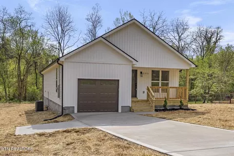 203 Stone Rd, Knoxville, TN 37920