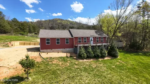 878 Little Sycamore Rd, Tazewell, TN 37879