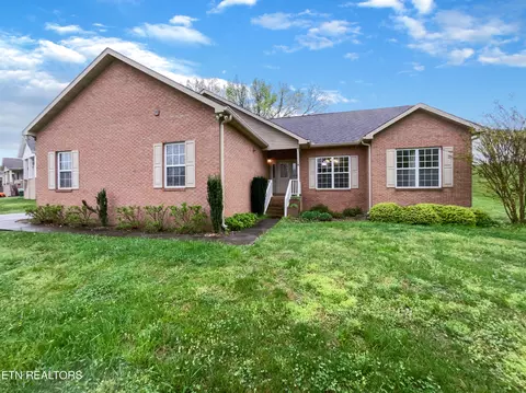 1056 Willow Creek Cir, Maryville, TN 37804