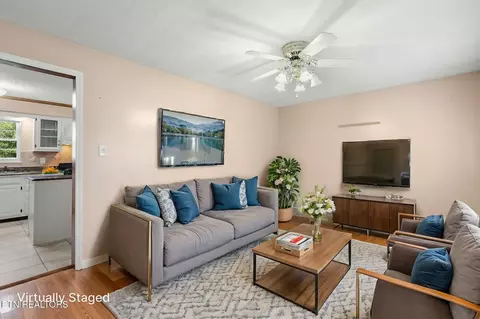 Living - 6116 Mcneely Rd, Corryton, TN 37721 photo 2 of 7