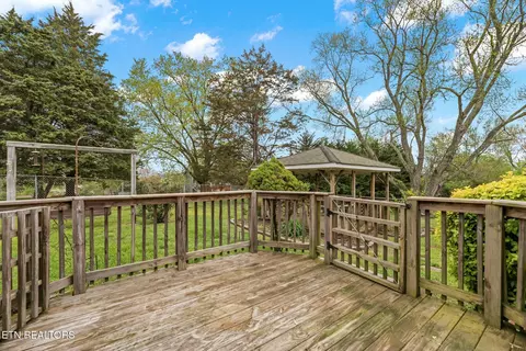 Exterior - 6116 Mcneely Rd, Corryton, TN 37721 photo 11 of 20