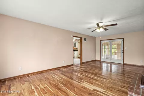 Living - 6116 Mcneely Rd, Corryton, TN 37721 photo 7 of 7