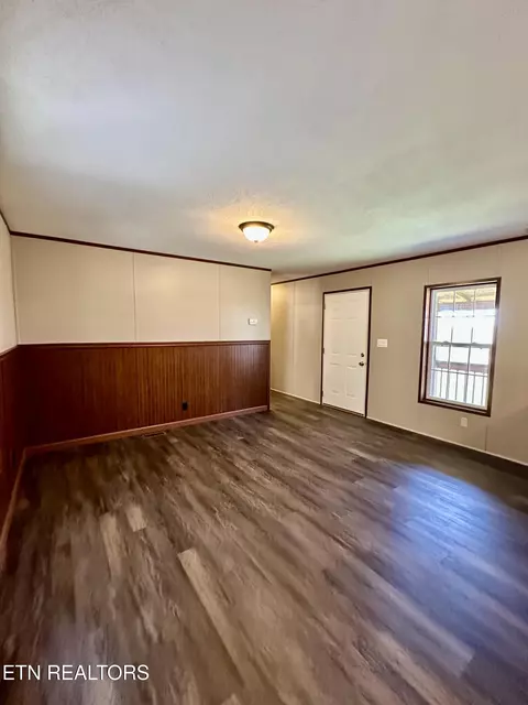 Living - 146 Barnett Bridge Rd, Lancing, TN 37770 photo 2 of 2