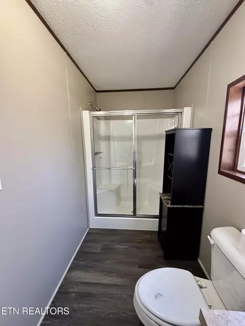 Bath - 146 Barnett Bridge Rd, Lancing, TN 37770 photo 2 of 3