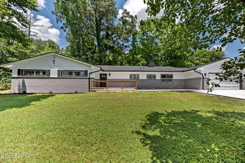 909 Dartmouth Rd, Knoxville, TN 37914