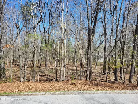 149 Highgate Dr, Crossville, TN 38558