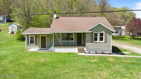 328 Lake Ln, Caryville, TN 37714