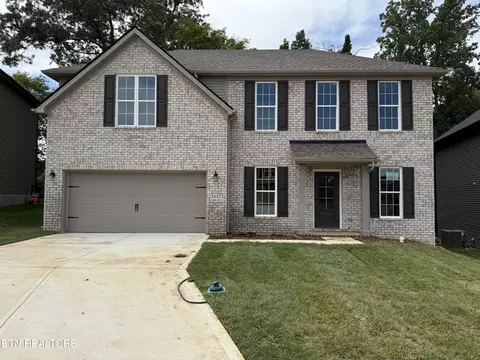 3527 Crimson Cir, Maryville, TN 37801