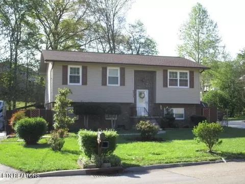 6408 NW Ellesmere Dr, Knoxville, TN 37921