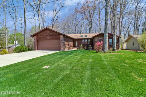 13 Oxford Cir, Crossville, TN 38558