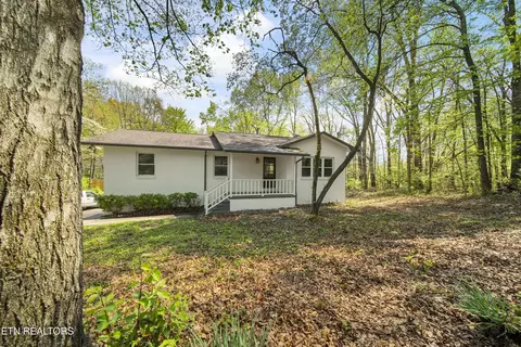 9510 Daybreak Dr, Knoxville, TN 37931