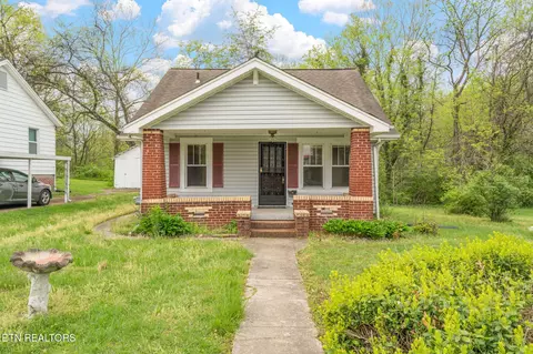 3129 NE Pacific St, Knoxville, TN 37917