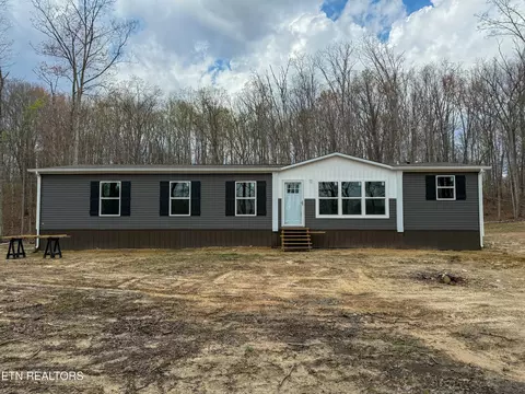 785 Pilot Mountain Rd, Sunbright, TN 37872
